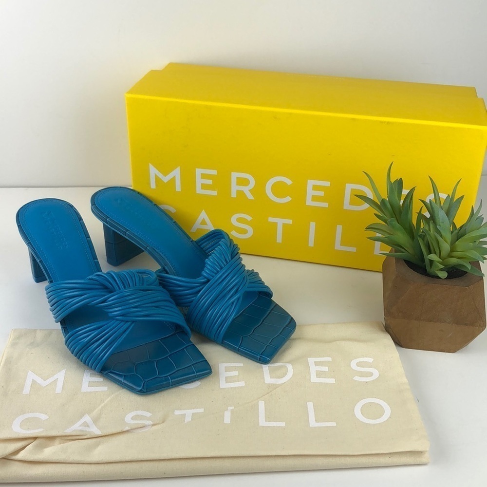 NEW Mercedes Castillo Calisse Flip Flop Sandals 6